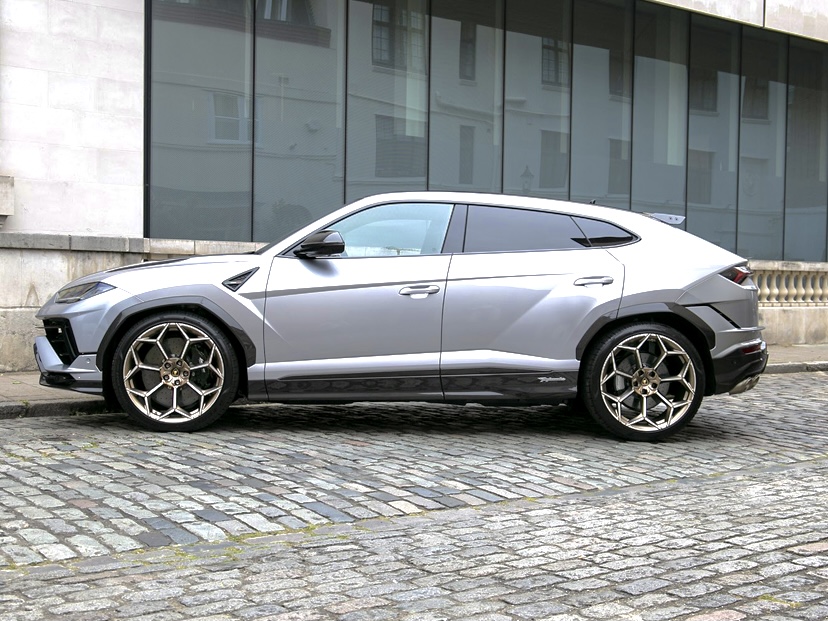 urus16