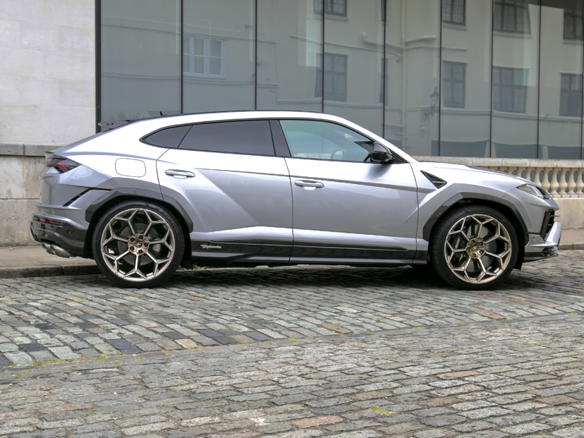 urus2